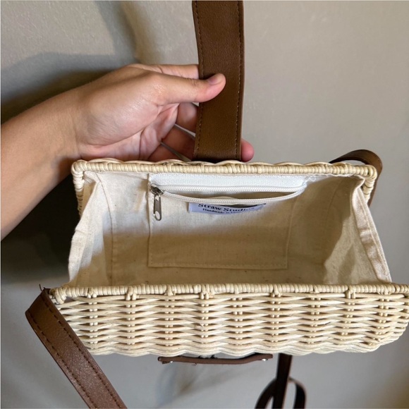 Straw Studios Crossbody Bag - Picture 3 of 5